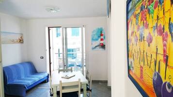 Ferienhaus, 2 Schlafzimmer, Balkon, Stadtblick | Innenbereich