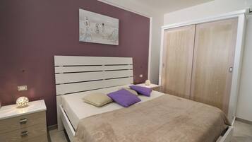 House, 1 Bedroom, Balcony, City View | 1 bedroom