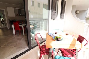 บ้านพัก, 1 ห้องนอน, ระเบียง, วิวเมือง | ระเบียง