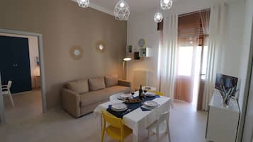 2 bedrooms, iron/ironing board