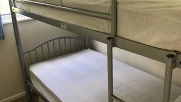 Chalet | 2 bedrooms, iron/ironing board, free WiFi, bed sheets