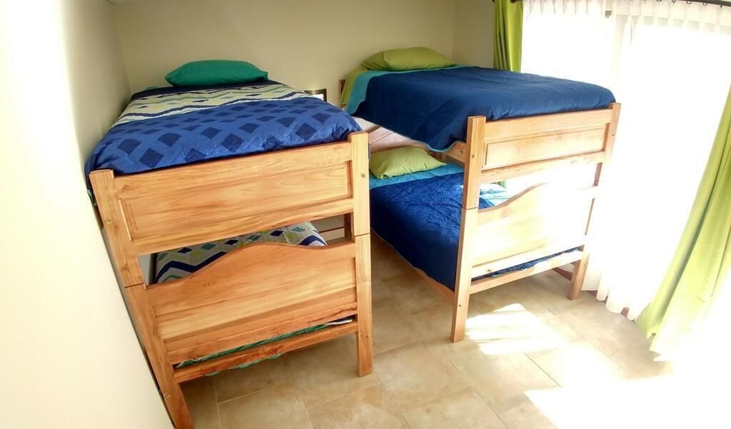 標準四人房 | 熨斗/熨衣板、床單