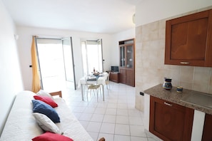 House, 1 Bedroom, Balcony, City View | Dining - Casa Vanessa Modern One-bedroom Apartment With sea View in Central Otranto (Otranto)