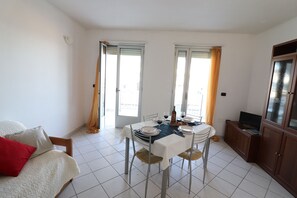 Hus - 1 soveværelse - balkon - byudsigt | Spiseområde