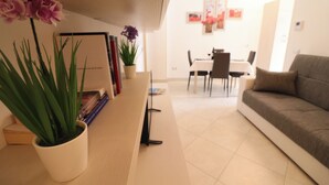 Rumah, 1 kamar tidur, balkon, pemandangan kota | Interior
