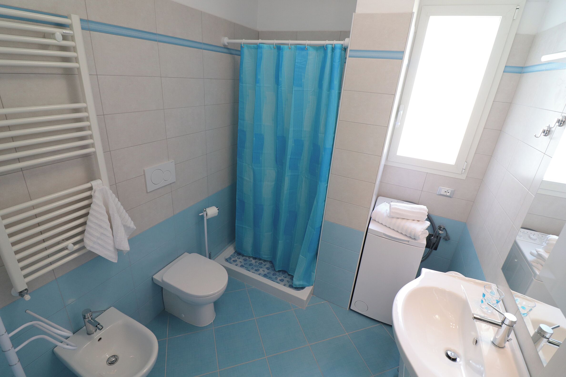 Huis, 1 slaapkamer, balkon, uitzicht op de stad | Badkamer | Gratis toiletartikelen, een haardroger, een bidet