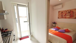 Rumah, 1 kamar tidur, balkon, pemandangan kota