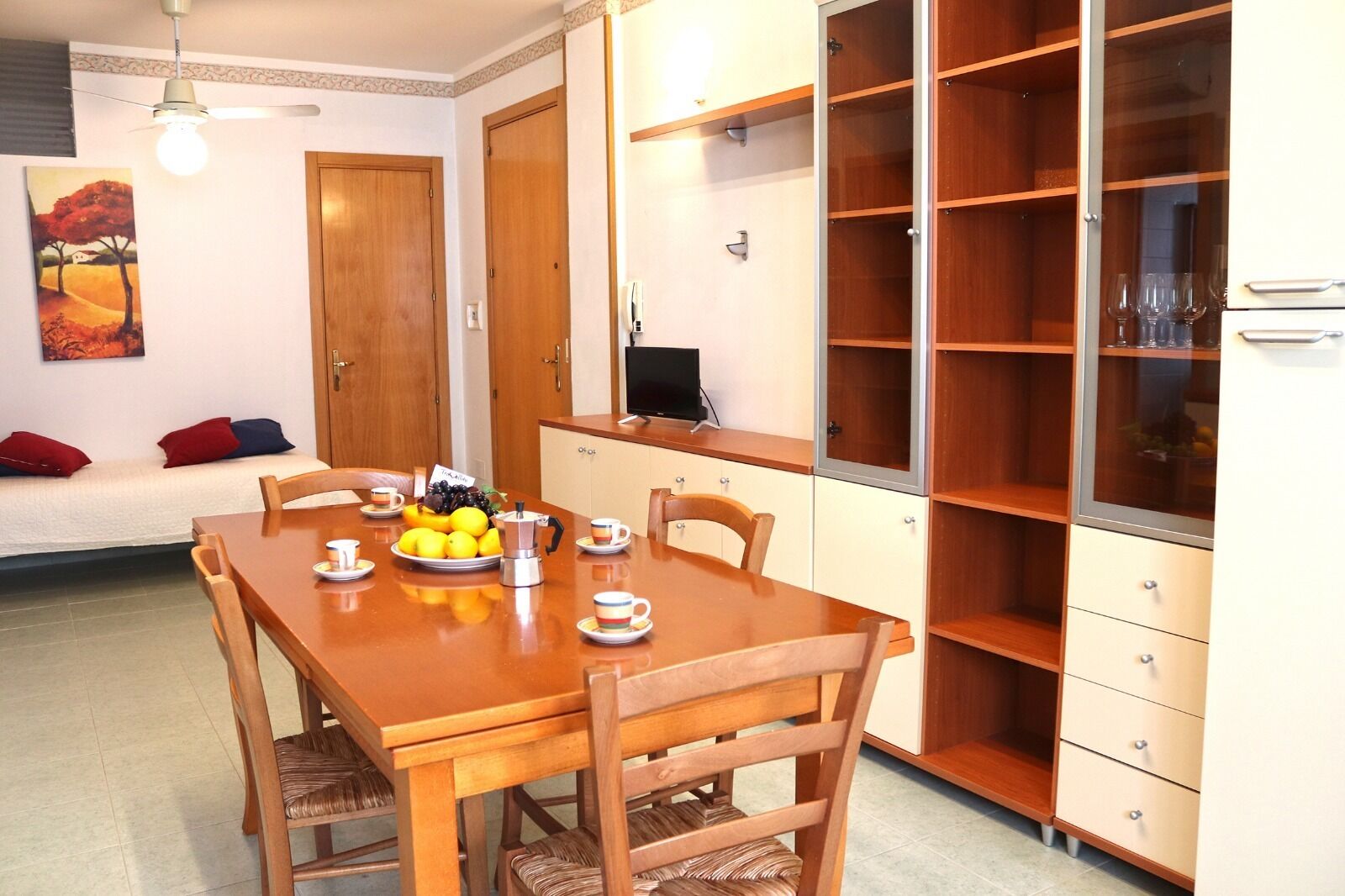Casa, 2 habitaciones, balcón, vista a la ciudad | Comedor
