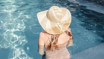 Indoor pool, outdoor pool