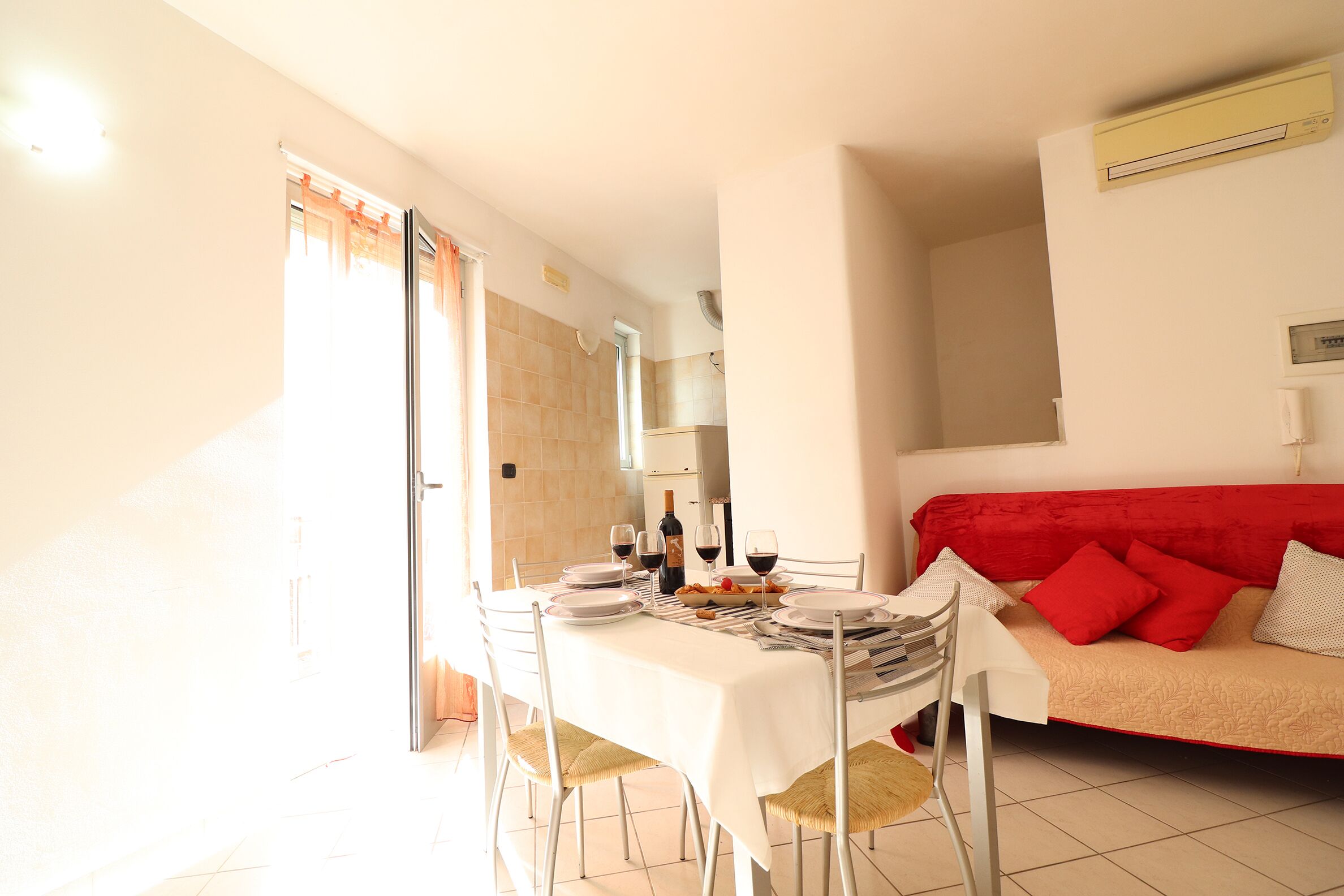 House, 2 Bedrooms, Balcony, City View | Dining