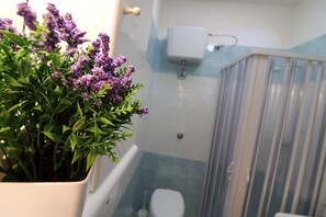 Ferienhaus, 2 Schlafzimmer, Balkon, Stadtblick | Badezimmer