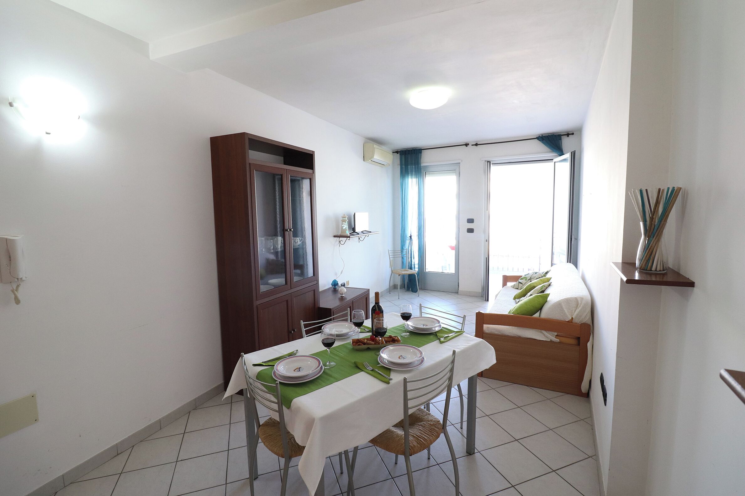House, 2 Bedrooms, Balcony, City View | Dining