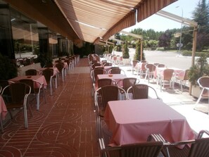 Terrace/patio - Camping Regio (Santa Marta de Tormes)
