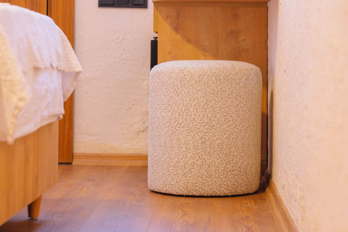 Minibar, coffre-fort, accĂšs au Wi-Fi (inclus), literie fournie