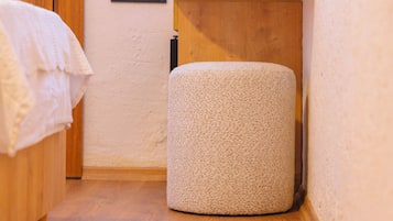 Minibar, in-room safe, free WiFi, bed sheets