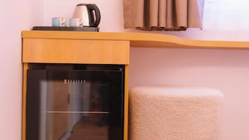 Minibar, caja fuerte, wifi gratis y ropa de cama