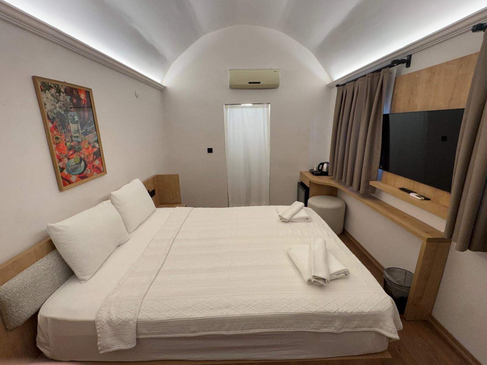 Minibar, Zimmersafe, kostenloses WLAN, Bettwäsche