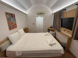 Minibar, in-room safe, free WiFi, bed sheets - Sunmed Lodge (Fethiye)