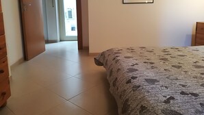 Hus, 2 soverom, balkong, hageutsikt | 2 soverom