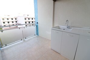 Maison, 1 chambre, balcon, vue ville | Enceinte de l’hébergement