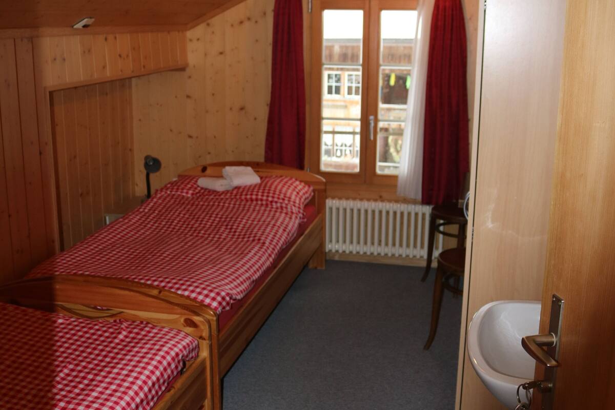 Free WiFi, bed sheets