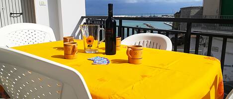 Ferienhaus, 2 Schlafzimmer, Balkon, Stadtblick | Speisen