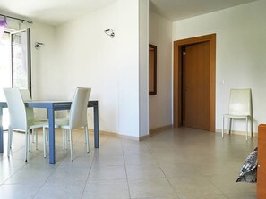 Casa, 3 camere da letto, vista giardino | Ristoranti