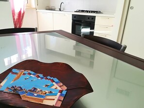 House, 1 Bedroom, Balcony, City View | Private kitchen