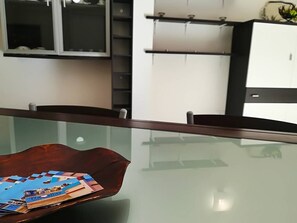 House, 1 Bedroom, Balcony, City View | Dining