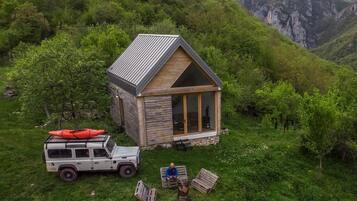 Premium House, 2 Bedrooms, Mountain View, Mountainside | Free cots/infant beds, free WiFi, bed sheets