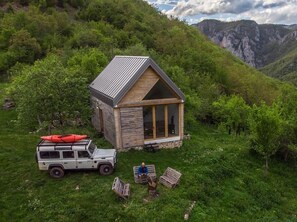 Premium House, 2 Bedrooms, Mountain View, Mountainside | Free cots/infant beds, free WiFi, bed sheets - Grab Ethno Village and Camp (Pluzine)