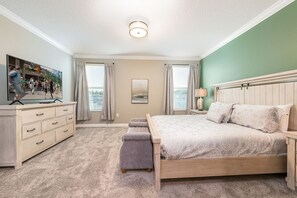 6 bedrooms, iron/ironing board, WiFi, bed sheets - Exquisite Vacation Villa in Championsgate (Orlando)