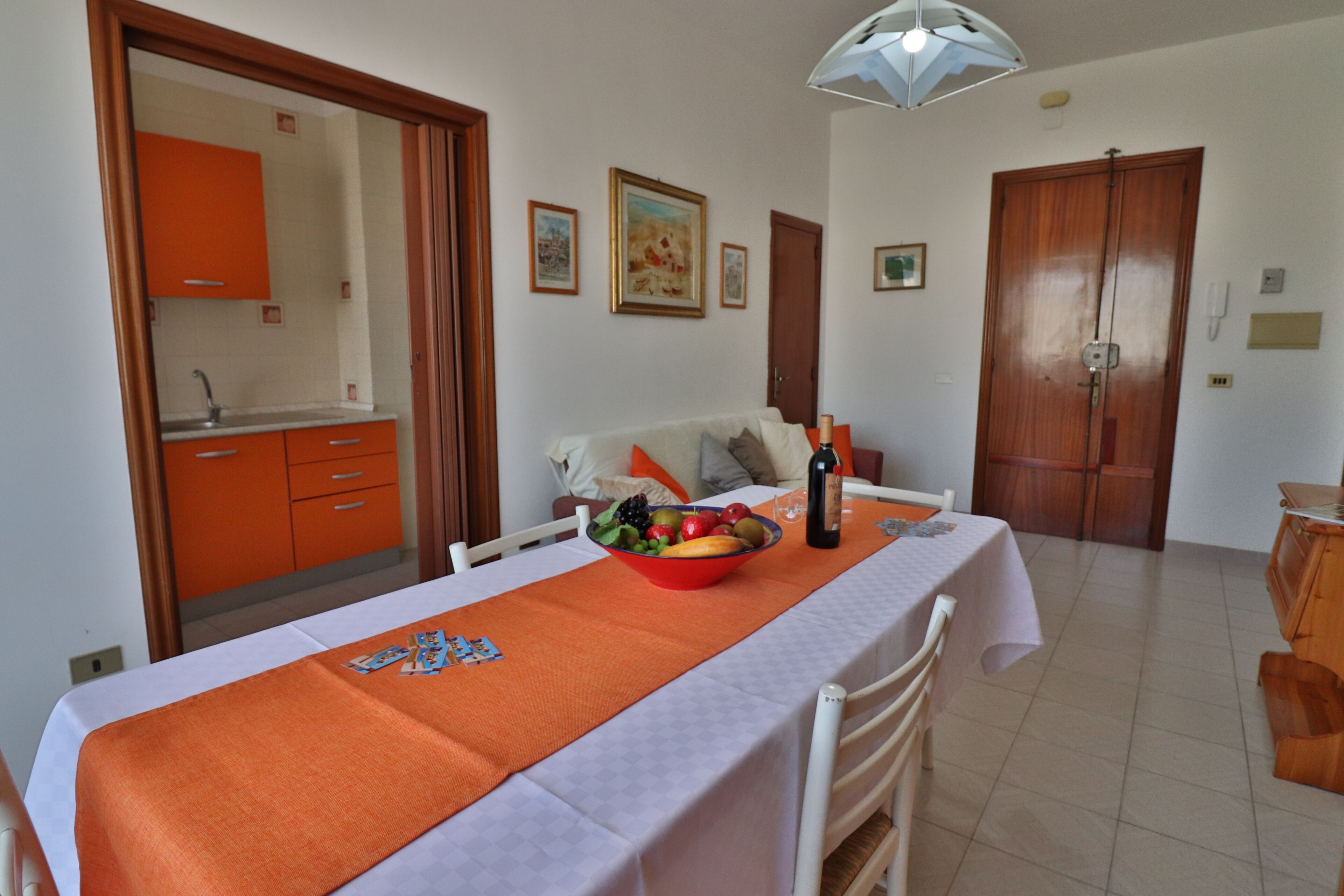 Casa, 2 habitaciones, balcón, vista a la ciudad | Interior
