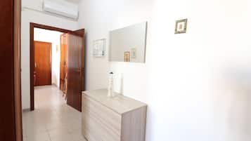 Rumah, 2 kamar tidur, balkon, pemandangan kota | Interior