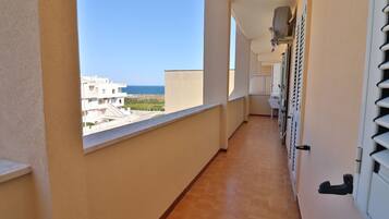 Ferienhaus, 2 Schlafzimmer, Balkon, Stadtblick | Innenbereich