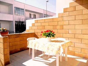 Casa, 2 habitaciones, balcón, vistas a la ciudad | Exterior