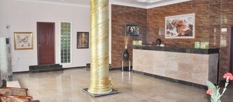 Denami Suites