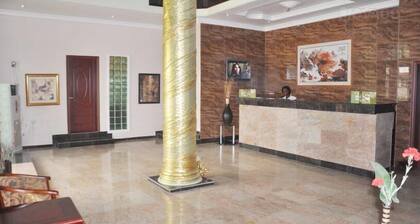 Denami Suites
