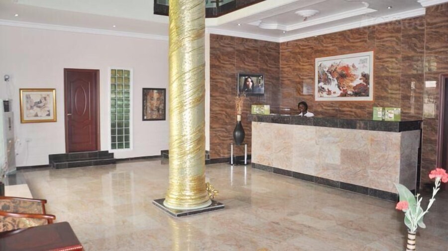 Denami Suites