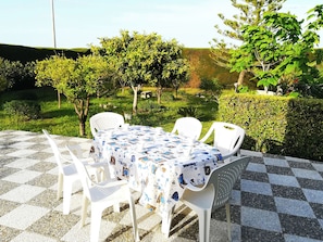 Villa, 3 chambres, vue sur le jardin | Restauration en plein air