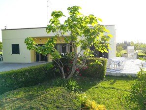 Villa, 3 Bedrooms, Garden View | Terrace/patio
