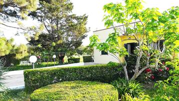 Villa, 3 Bedrooms, Garden View | Property grounds