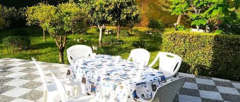Villa, 3 Bedrooms, Garden View | Outdoor dining