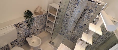 House, 1 Bedroom, Terrace, City View | Bathroom amenities | Free toiletries, hair dryer, bidet