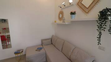 Casa, 1 camera da letto, terrazzo, vista città | 2 camere, ferro/asse da stiro