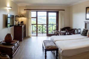 Premium bedding, in-room safe, individually decorated - Far Hills Country Hotel (Wilderness)