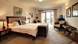 Premium bedding, in-room safe, desk, free WiFi - Far Hills Country Hotel (Wilderness)