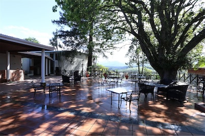 Far Hills Country Hotel