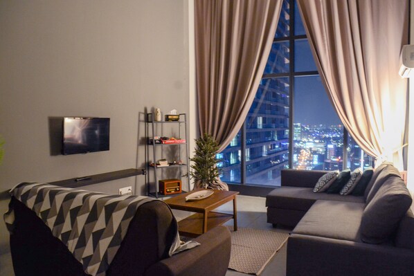 Televisio, Netflix, kirjoja, suoratoistopalvelut