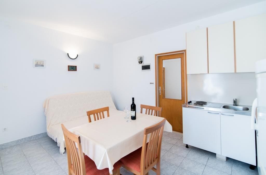 Apartemen (One Bedroom Apartment with Terrace) | Makan di kamar
